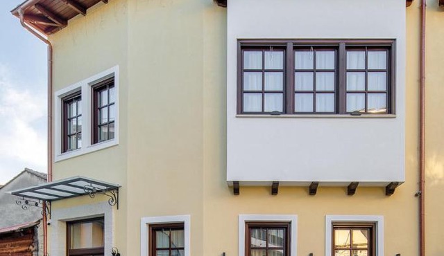 Petrou Suites