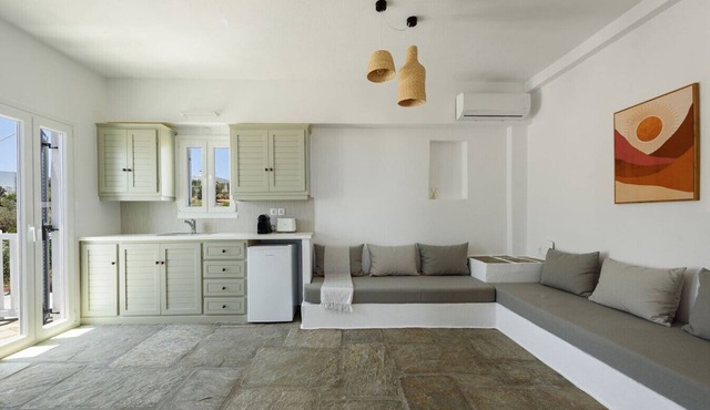 Phaedrus Living: Paros Cycladic Residences 10