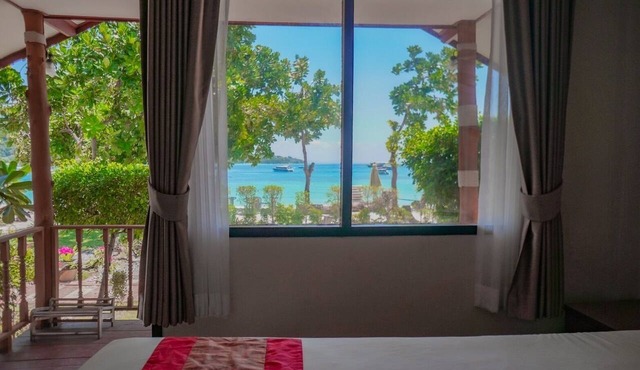 Phi Phi Nice Beach Resort in Ko Phi Phi