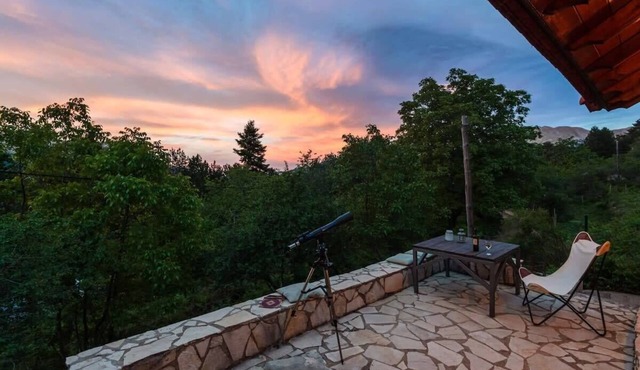 Pine Forest Chalet 1400m | Cinema & Fireplace