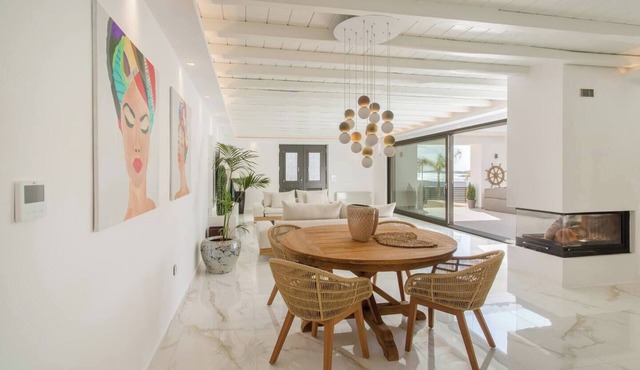 Piso Livadi | 4BR Villa w/Pool & Gym | Casa Olea