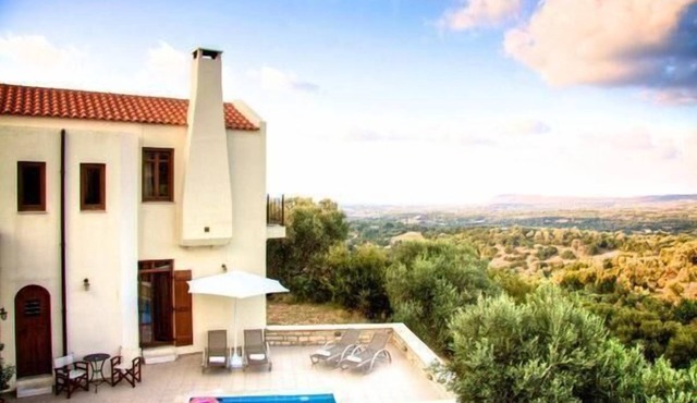 Pleasant house with barbecue, Pool and Terrace