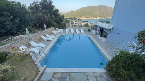 Ponti Beach Hotel