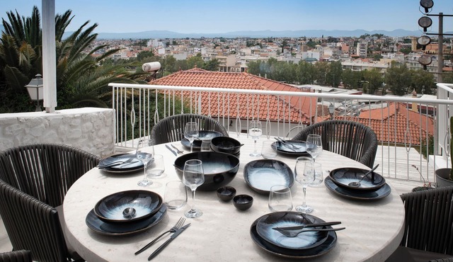 Positivespace Kalamata Heights - Luxus und Historischer Charm mit Ausblick