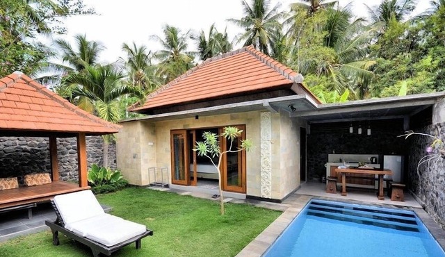 Private Pool House Near Beach, Singaraja