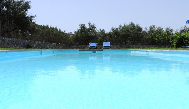 Private pool, & large garden - 100m from beach, tavernas & shops in Almyrida.