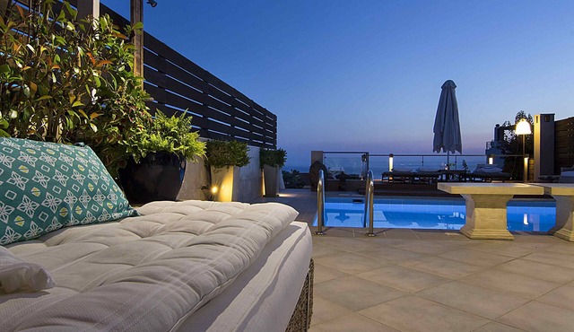 Private Pool & Sea View Residence