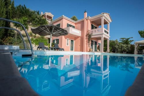 Private, pool, sunsets, beaches, amenities - Eleni