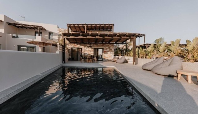Privilege Villa With Private Pool & Jacuzzi