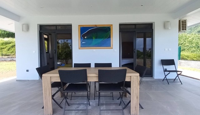 Quiet detached house near the famous Teahupo'o wave
