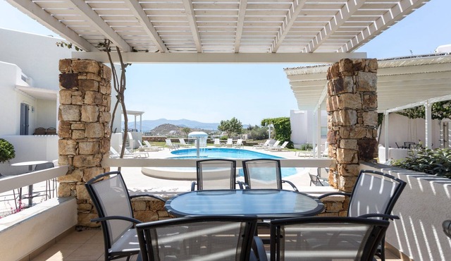 R 258 Executive Sea View Villa with Roof Garden Jacuzzi, Daily Maid Service