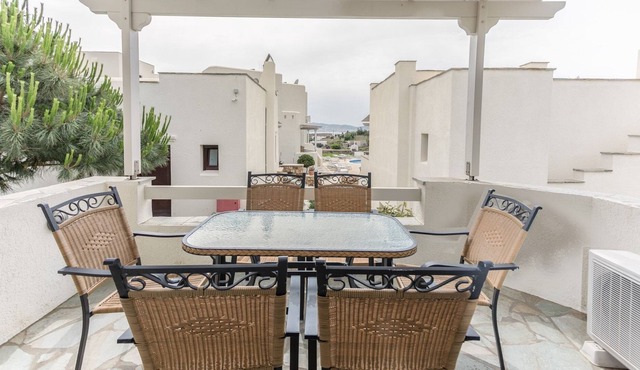 R 259 4 Bed Apartment Sea View Including Breakfast Daily Maid Service