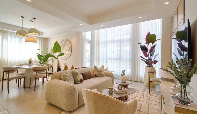 ®(The~LUX~Natural~Art) @DowntownSD +Pool+Gym+2BR