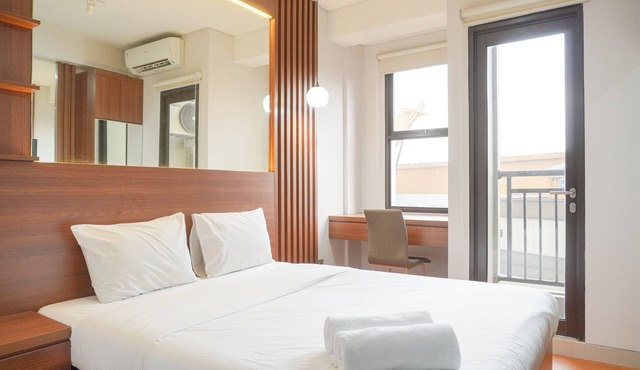 Relaxing And Homey Studio Transpark Cibubur Apartment