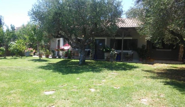 Relaxing Vila at Avramio village