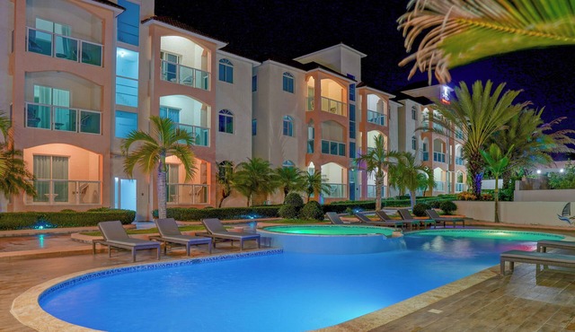 Ria Aparta Hotel
