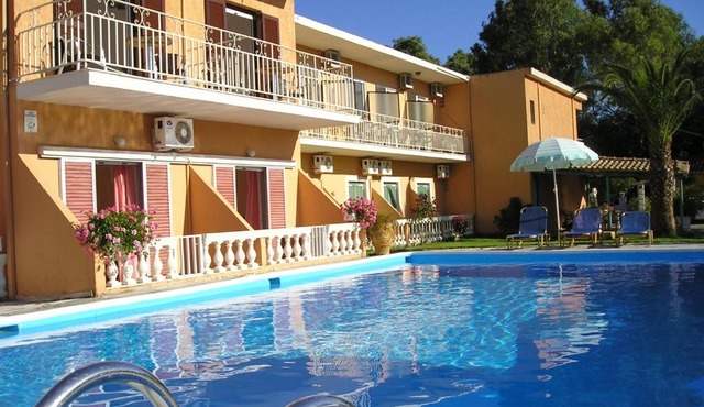 River Studios & Apartments