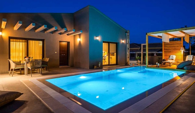 River Villas 2 - Two Bedroom Villa, Sleeps 4