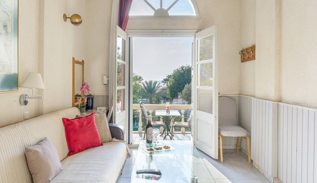 Room 'Maisonette Two Split Level No 5' with Sea View, Wi-Fi and Air Conditioning