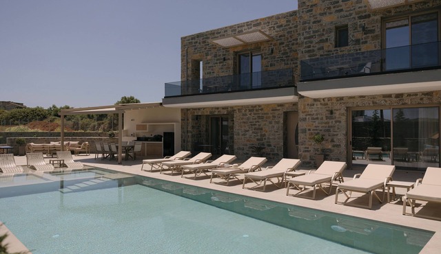 Rose Villa, Heated Pool, Gym & Family Play Areas