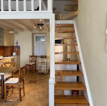 Roula's Suites