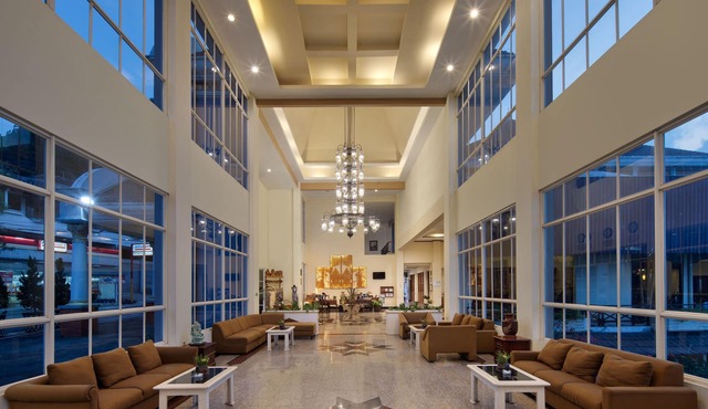 Royal Hotel and Convention Tretes
