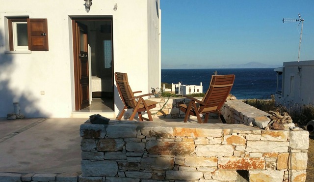 Safe,quiet,R&R, home away from home, 5 min walk to closest beach. Eastern Naxos.