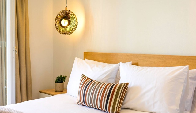 Sahara Apartments - King Suite with Sea view