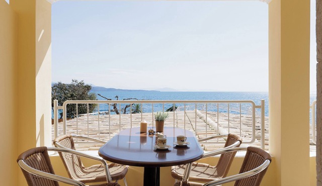 Salt & Sun by Konnect - TwoBedroom Seaview Apartment, Kaminaki Beach