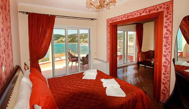 SAN STEFANOS NW CORFU VILLAS IN THE BEACH.