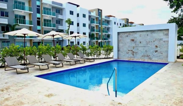 Santiago Luxurious 3BR PH in a brand new complex, private Jacuzzi,WiFi, AC,Pool.