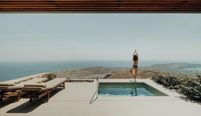Santorini Sky, Luxury Resort