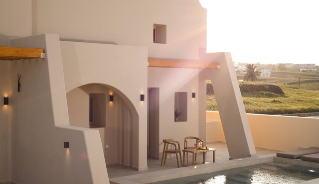 Santorini - Villa - Sleeps 2 - Pool - Parking