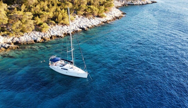 Saronic Isles Sailing: Sun-Kissed Beaches and Azure Waters