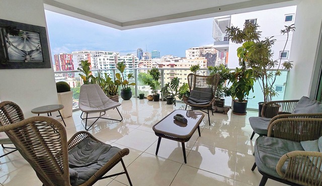 SD City Center 4BR PH - Jacuzzi, BBQ & Luxury Stay