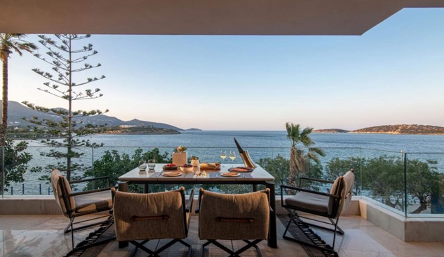 Sea Breeze Luxury Apartment
