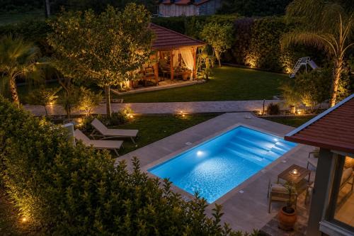 Sea Breeze & Nature villa, with heated pool and garden retreat