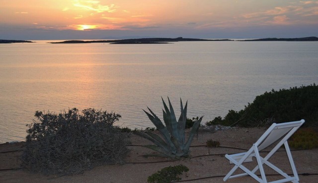 Sea front 3-bedroom house in Paros perfect for your getaway