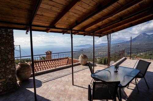 Sea & Mountain - Mani Serenity Retreat