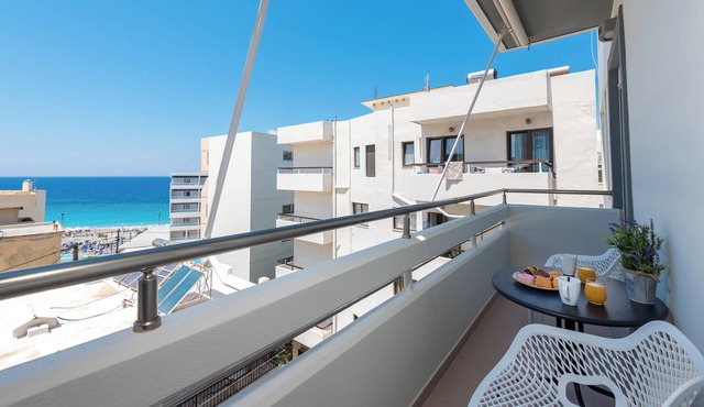 Sea & The City - Theros Apartment