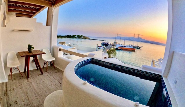 Sea View & Private Hot Tub - Spacious Studio Poseidon