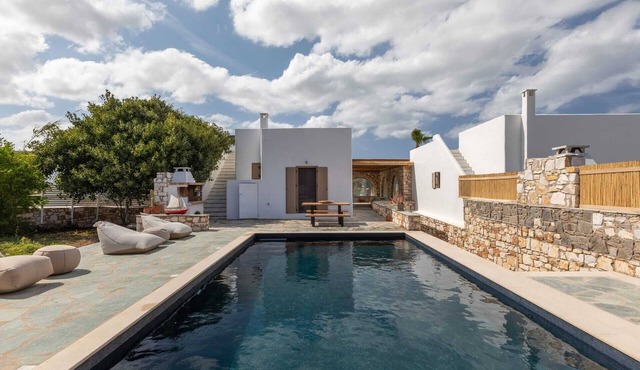Sea-View Villa Private Pool Near the Beach