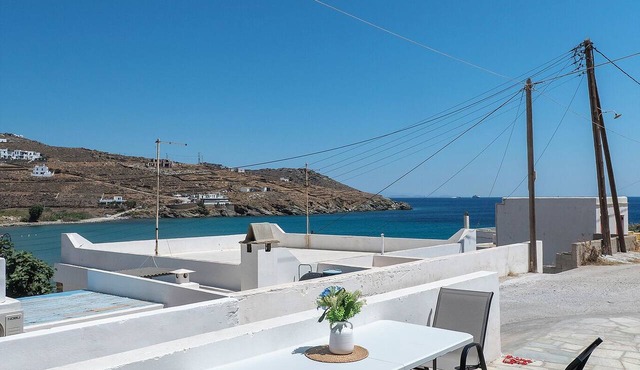 Seafront maisonettes by TinosStay