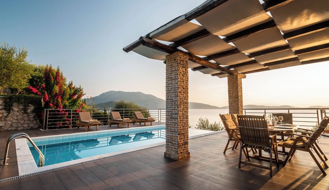 Seafront Marine Villa; Barefoot Elegance, 30 m from the shore