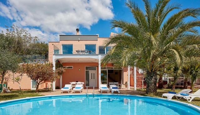 Seafront Villa Longobardi
