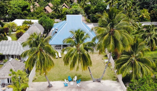 Semi-detached villa in Haapiti by the sea
