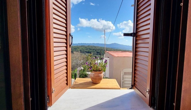 Seva Monolithos House-Traditional House in Monolithos