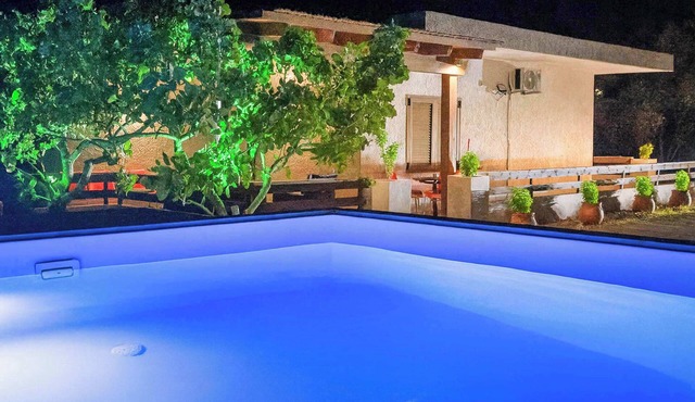 Sinani Villa - Garden Oasis with Private Pool