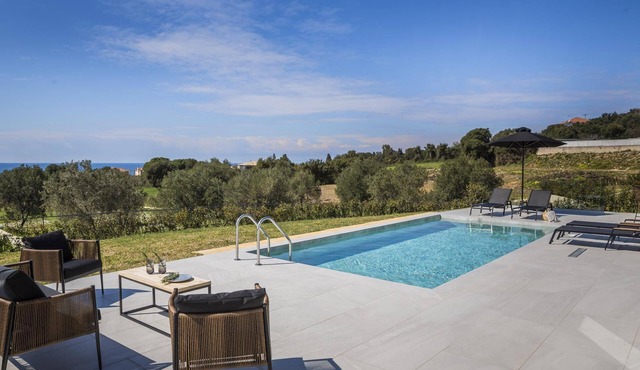 Single-Storey Contemporary Villa, A/C, Private Pool and Panoramic Sea Views - 10 mins to Beaches