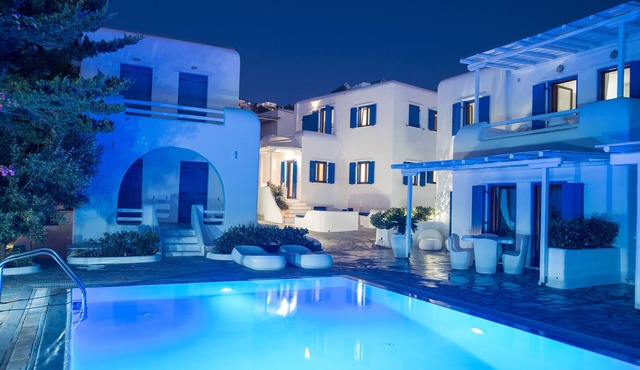 Situated in the heart of Mykonos Town, inside Oasis complex with a shared Pool!